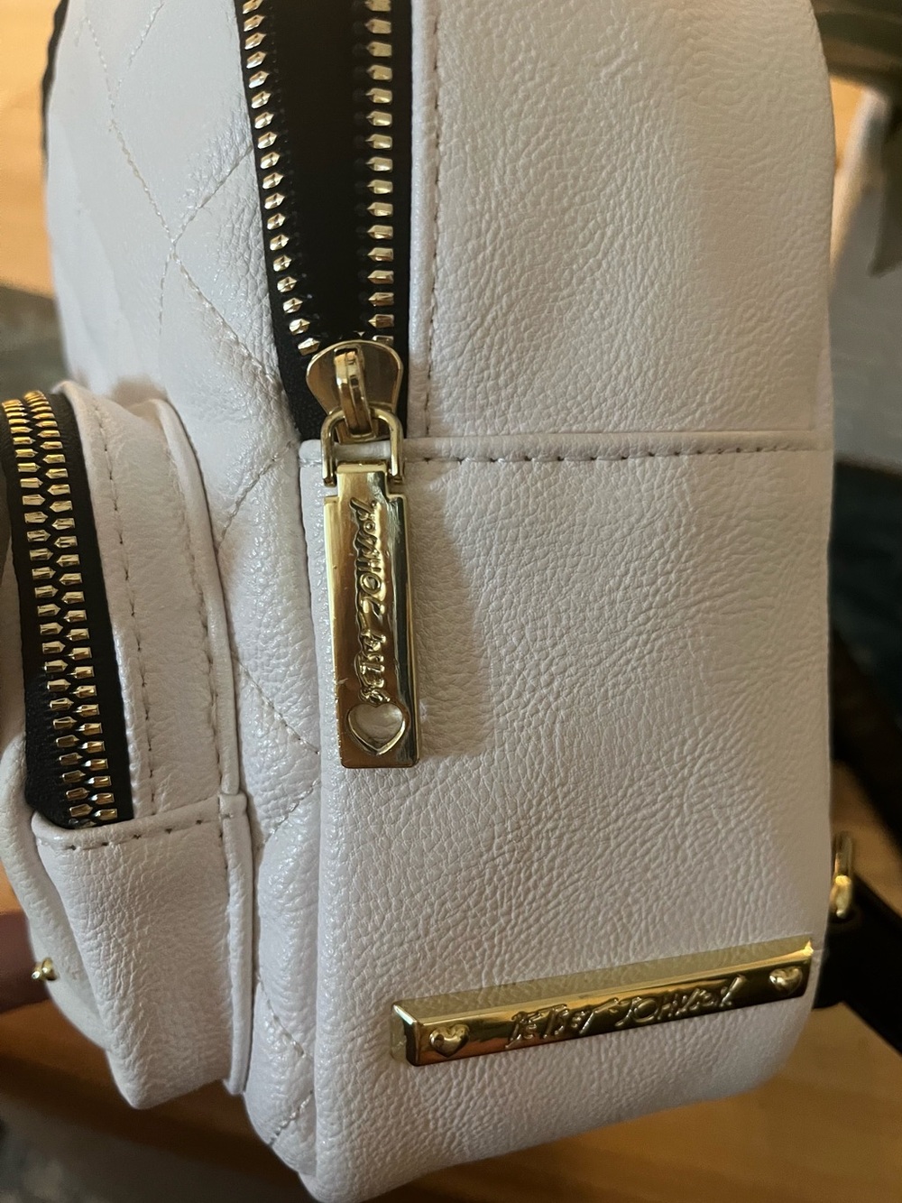 Betsey Johnson White Quilted Puppy Dog Mini Backpack with Black & Pink Dog Ears - Picture 10 of 13